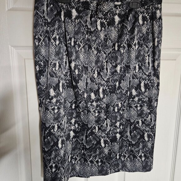 Jacket and skirt - snake skin print - Picture 7 of 11